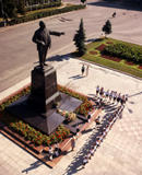 Торжественная пионерская линейка на пл. Ленина