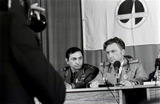 Пресс-конференция Валерий Быковского (СССР) и Зигмунда Йена (ГДР)